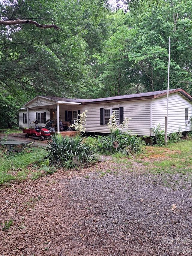 5023 Dogwood Ln., Stanley, NC 28164