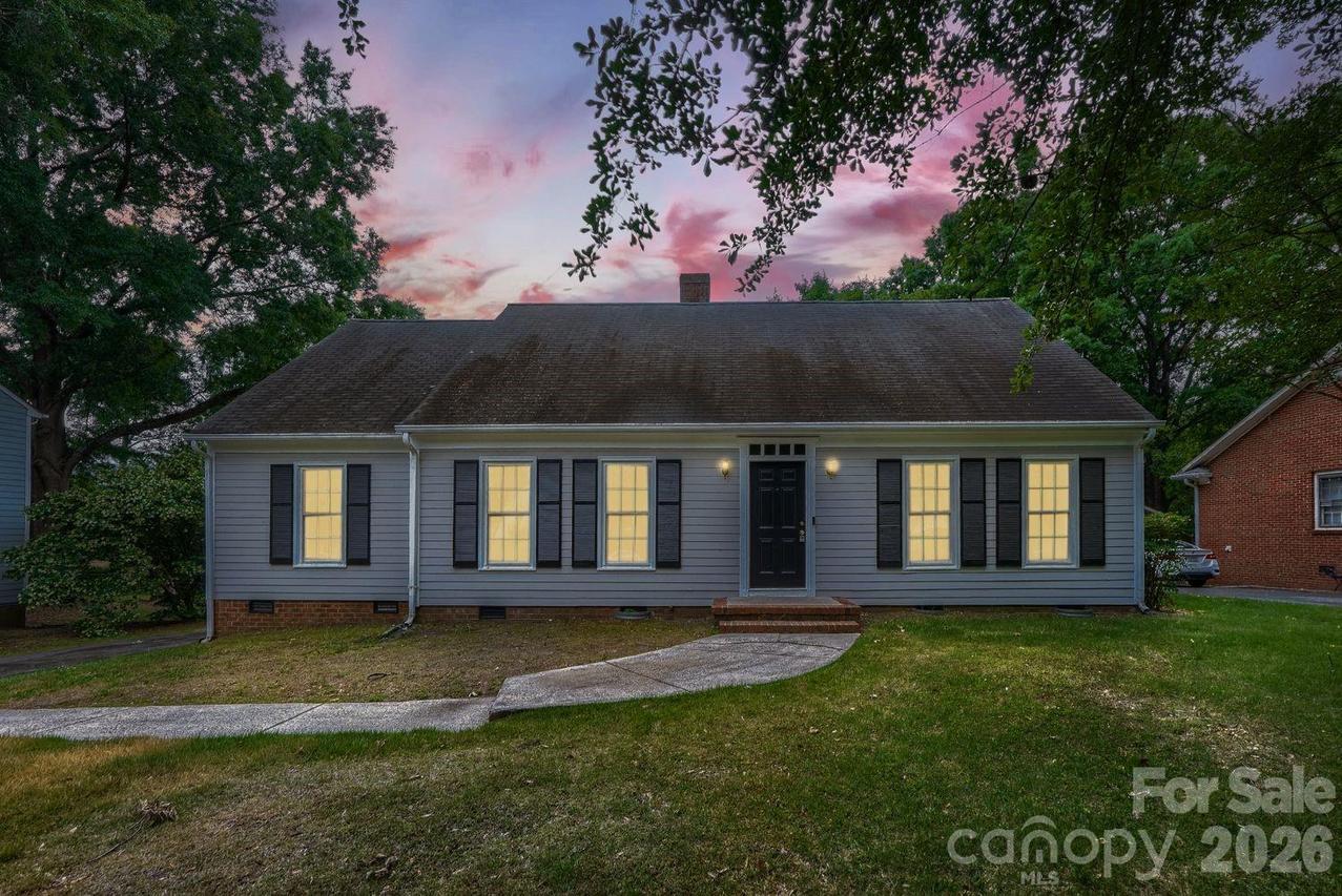 1628 Bonnie Ln., Charlotte, NC 28213