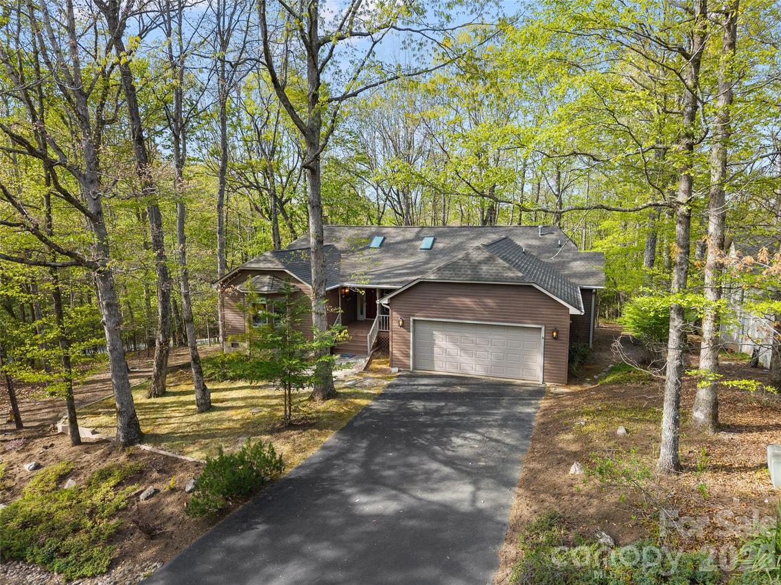 31 Udvawadulisi Ct., Brevard, NC 28712