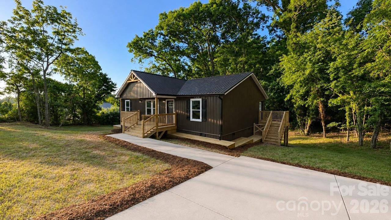 184 Hayes Ave., Hudson, NC 28638
