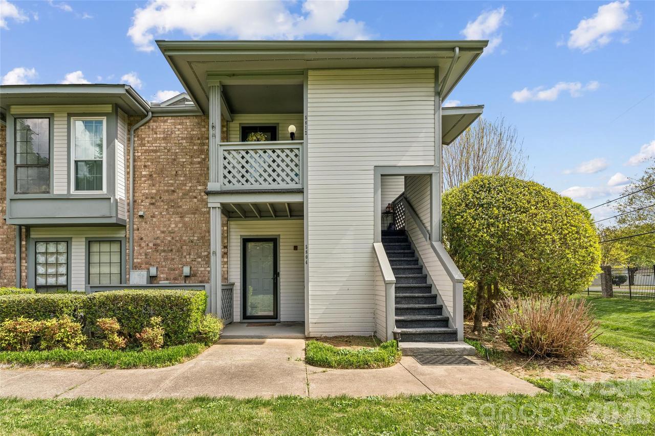 5812 Harris Grove Ln., Charlotte, NC 28212