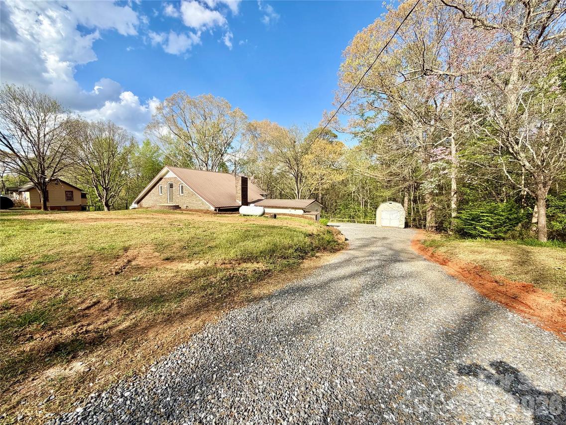 6530 Curlee Rd., Conover, NC 28613