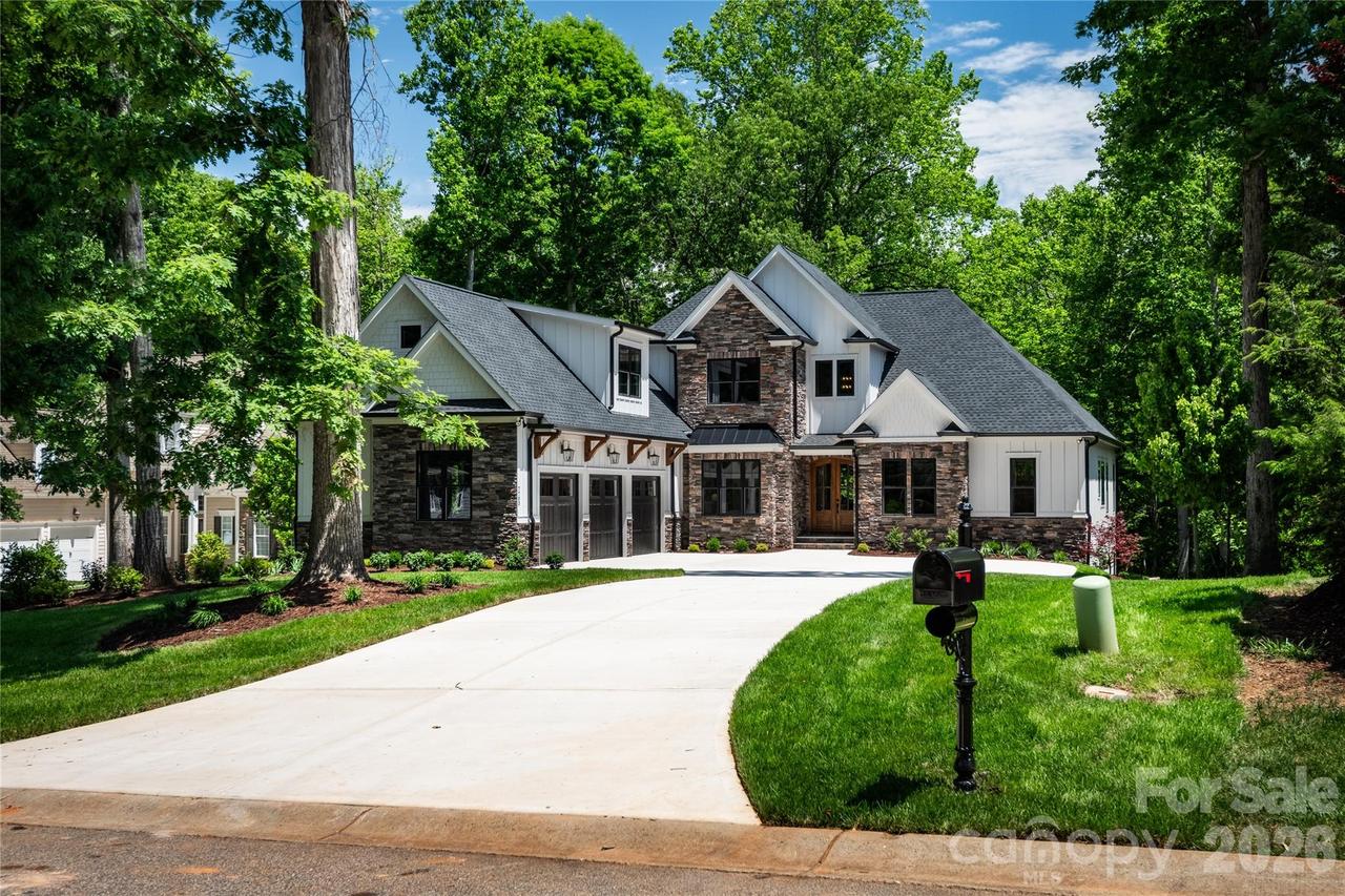 7583 Cottonwood Dr., Denver, NC 28037