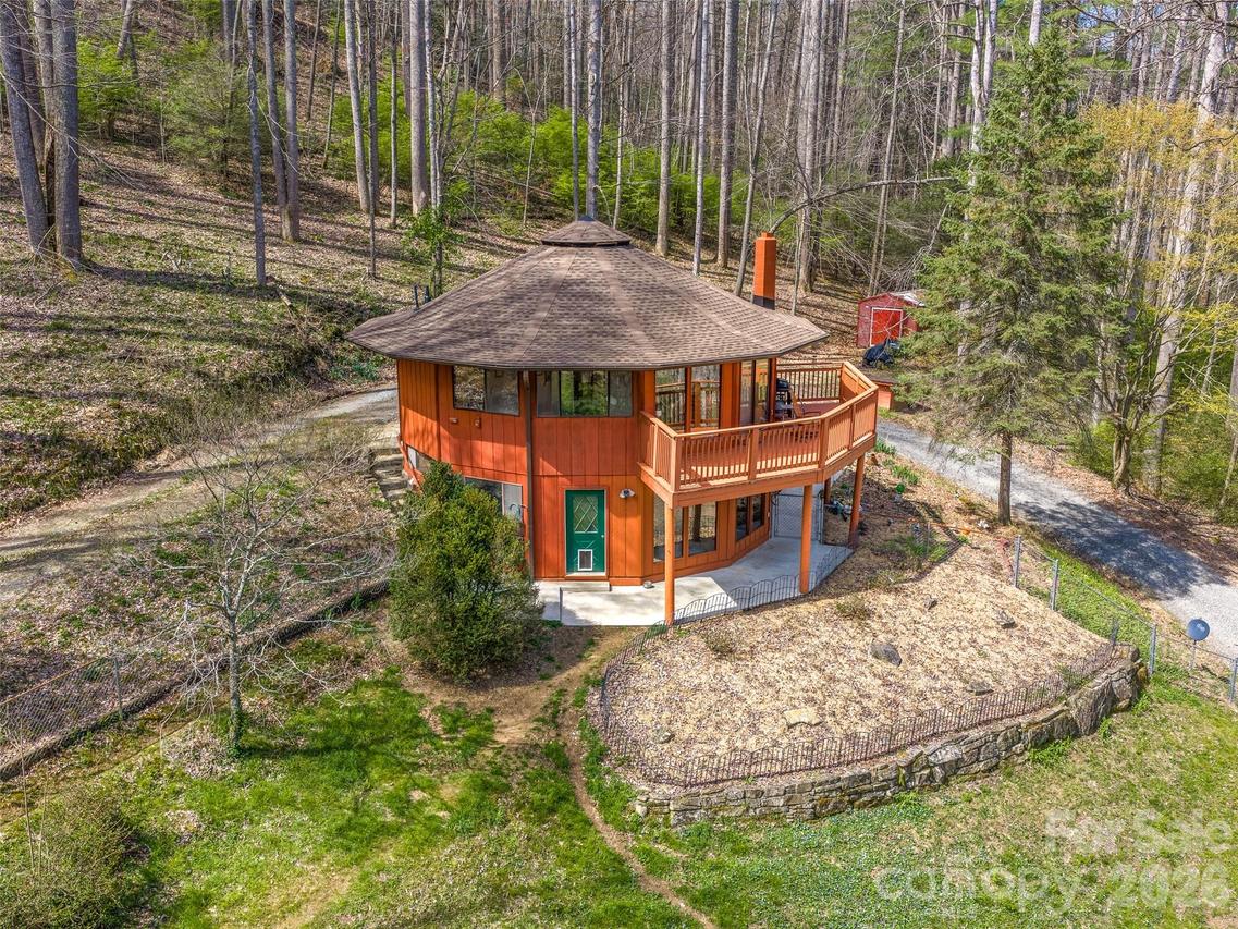 53 Yale Rd., Hendersonville, NC 28739