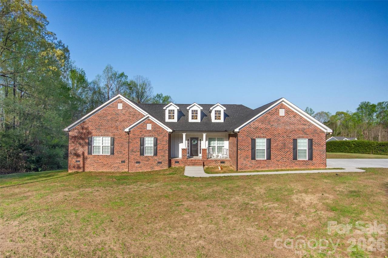 540 New Salem Rd. #10-11, Statesville, NC 28625