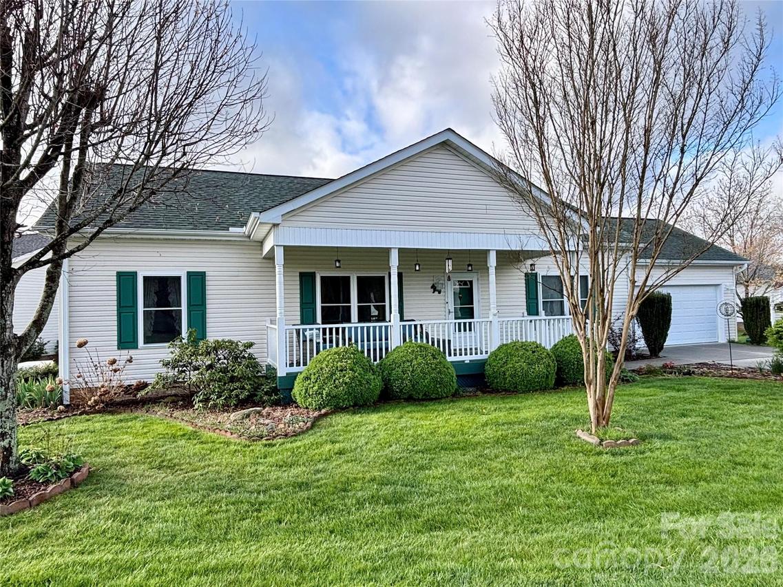 194 Beechnut Dr., Hendersonville, NC 28739