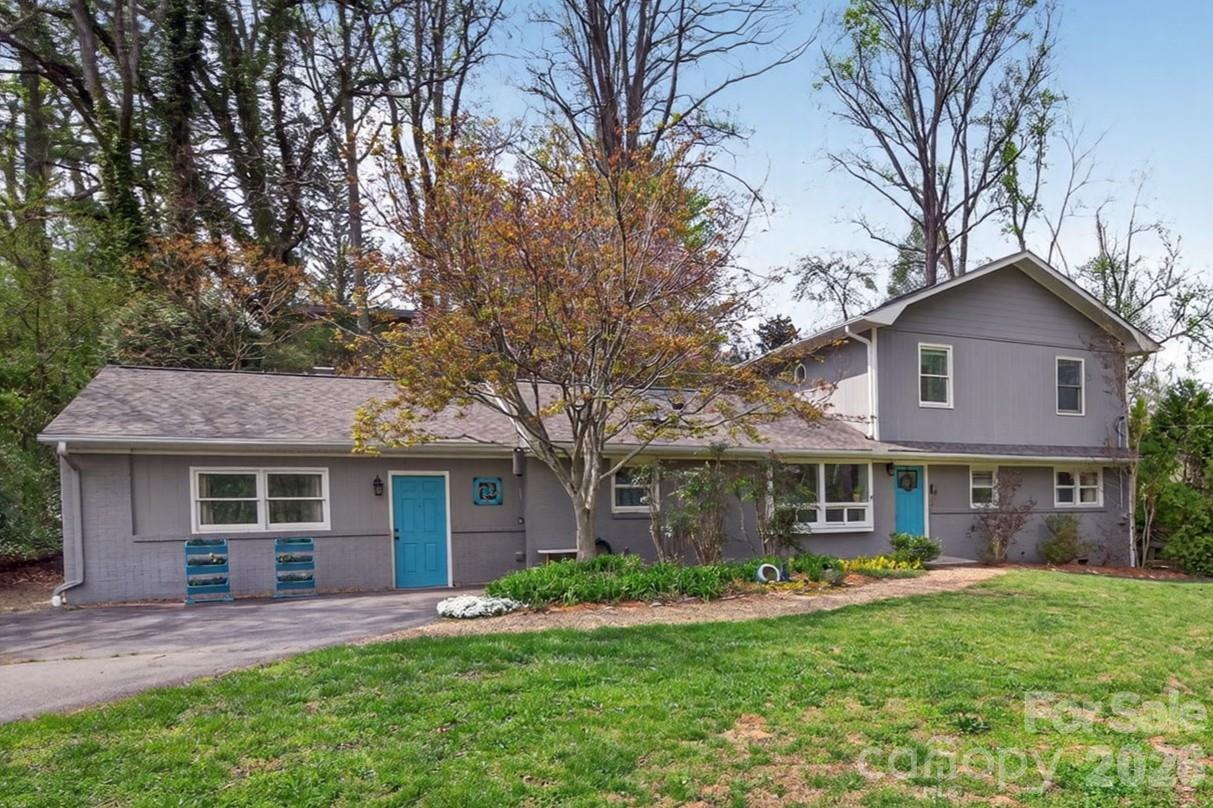 3 Ellenwood Dr., Asheville, NC 28804