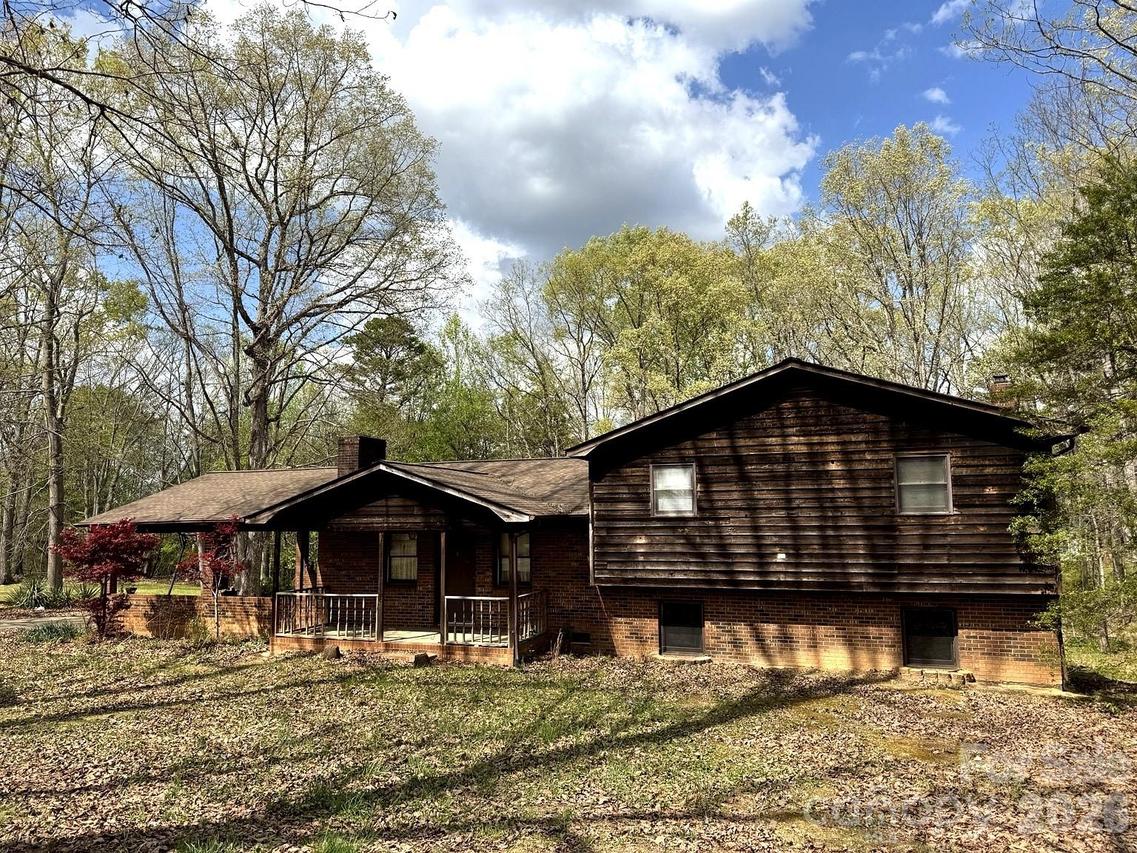 3968 Dover St., Claremont, NC 28610