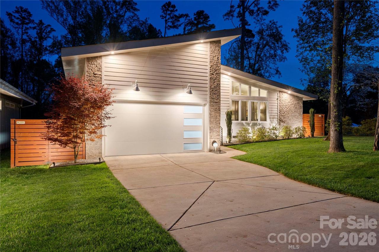 1852 Lakedell Dr., Charlotte, NC 28215