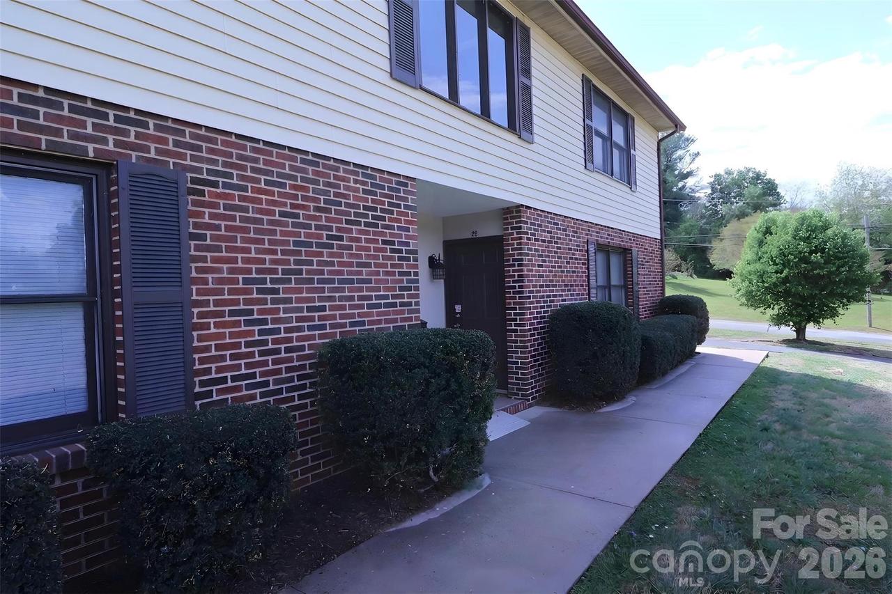 525 SW 12th St. #29, Hickory, NC 28602