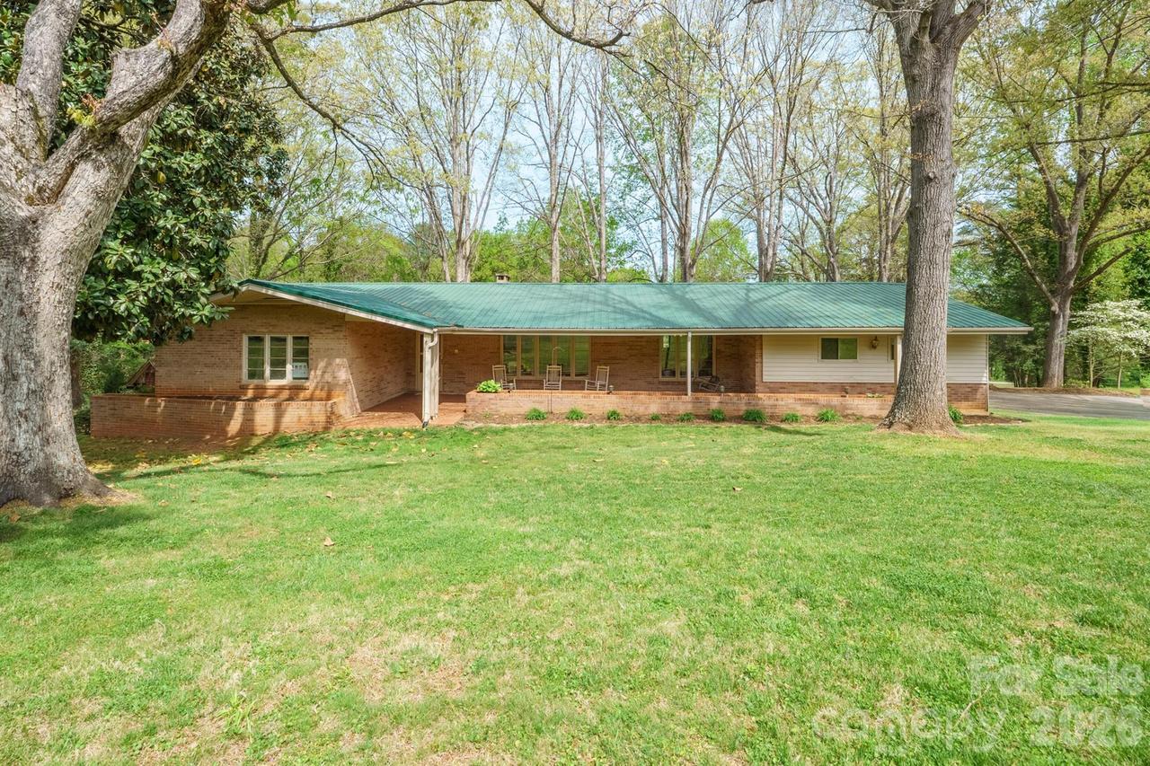 465 28th Avenue Ln., Hickory, NC 28601