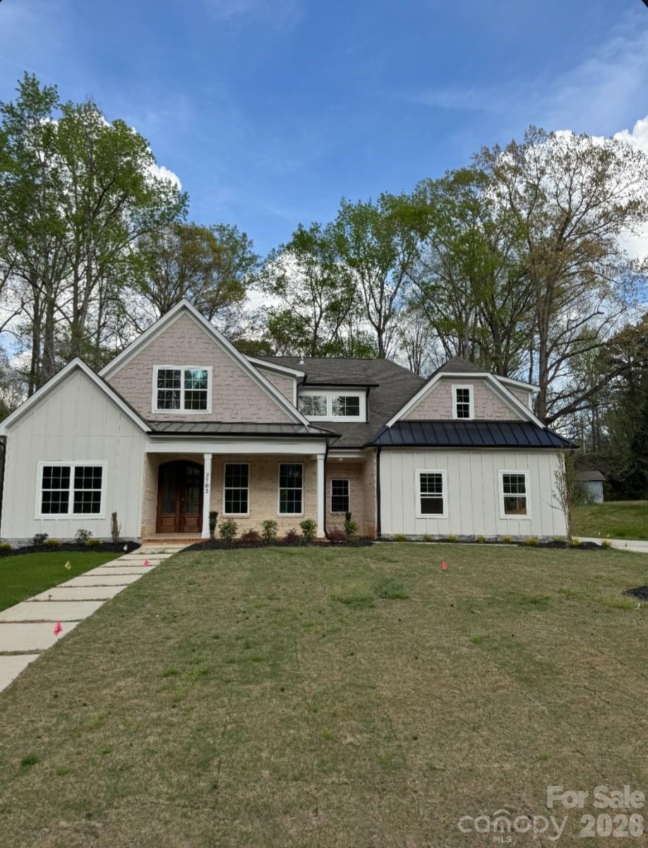 2702 Lakeview Cir., Matthews, NC 28105