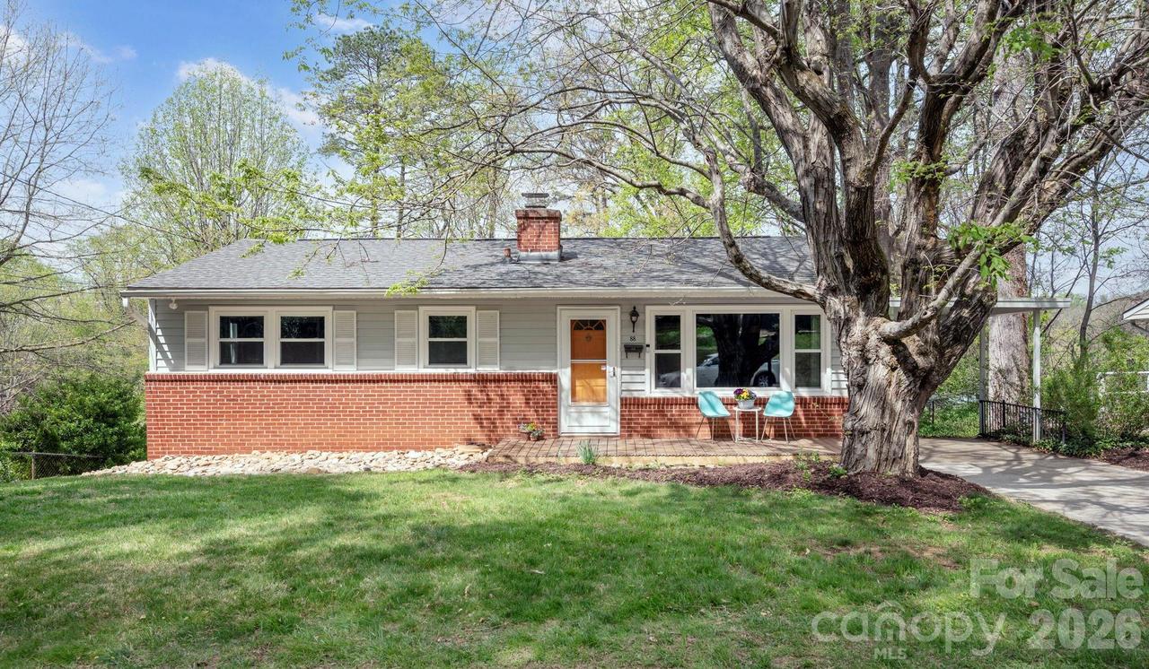 88 Ivanhoe Ave., Asheville, NC 28806