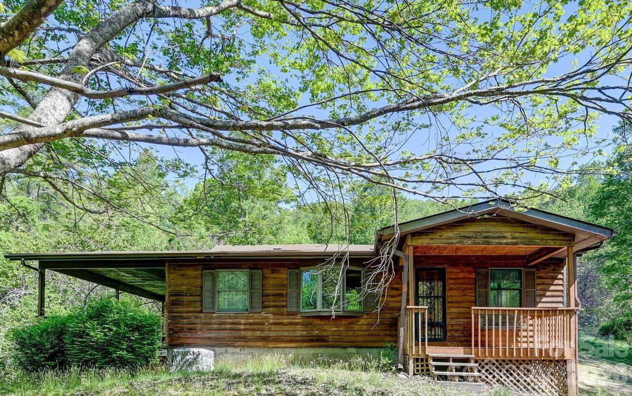 623 School Rd., Asheville, NC 28803