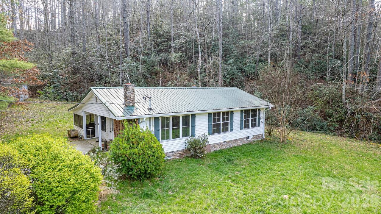 108 Poplar Gap Rd., Brevard, NC 28712