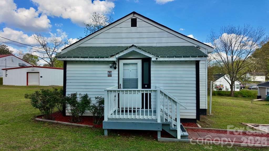 405 S 12th St., Bessemer City, NC 28016