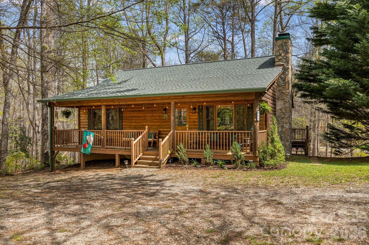 517 Pheasant St., Lake Lure, NC 28746