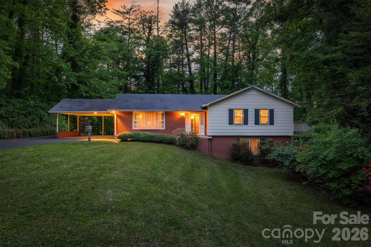 118 Maehill Pl., Lenoir, NC 28645