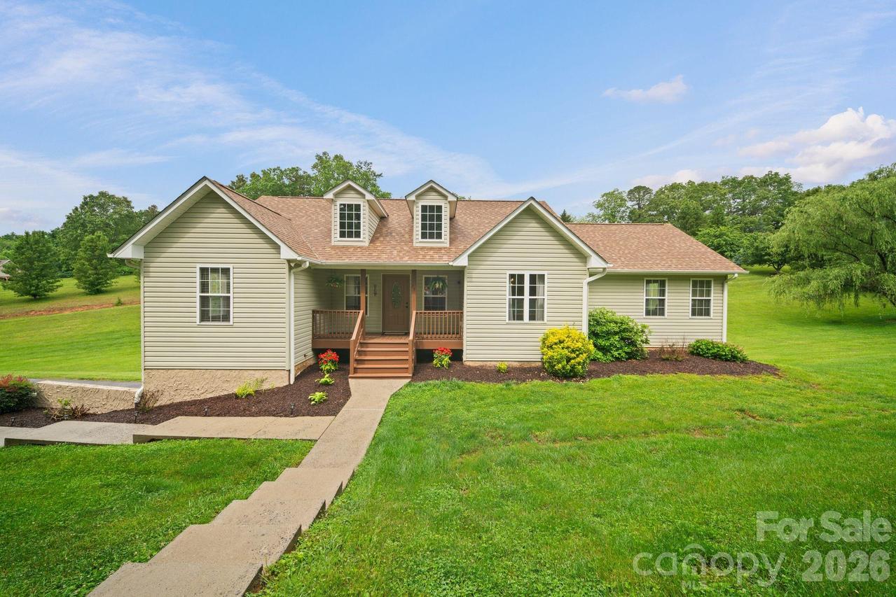77 Sherry Ln., Leicester, NC 28748