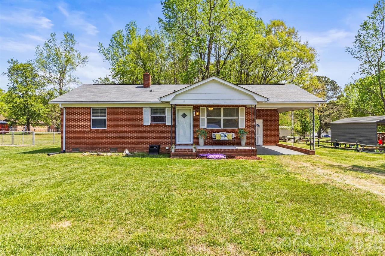 507 Jc Dellinger Rd., Cherryville, NC 28021