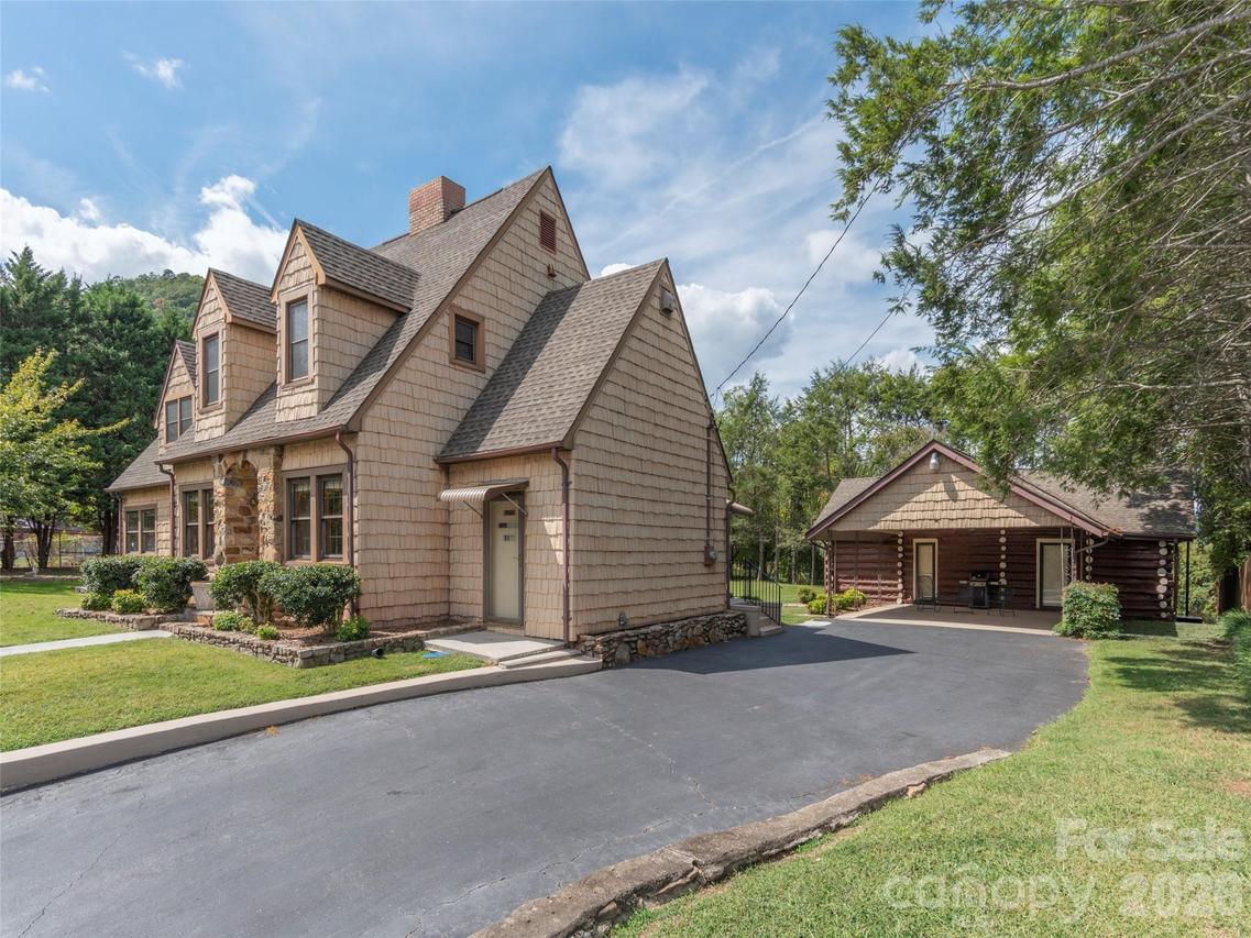 169 N Serpentine Ave., Hot Springs, NC 28743