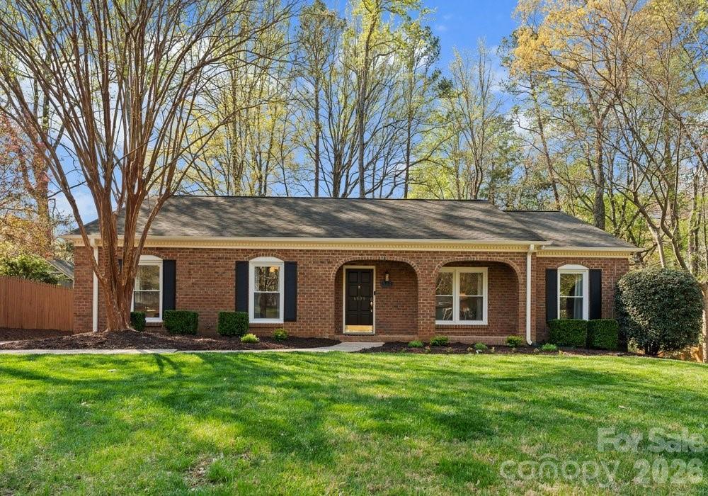6809 Tara Dr., Charlotte, NC 28211