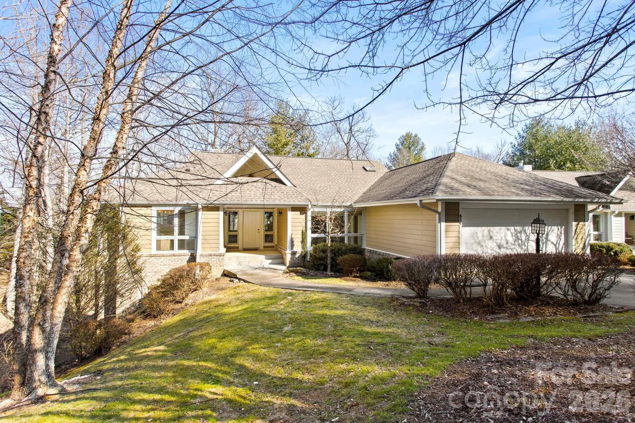 514 Cobblestone Ln., Flat Rock, NC 28731