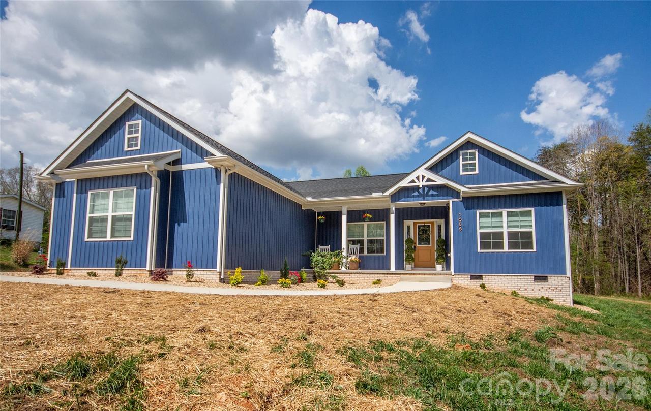 1686 Friendship Rd., Statesville, NC 28625