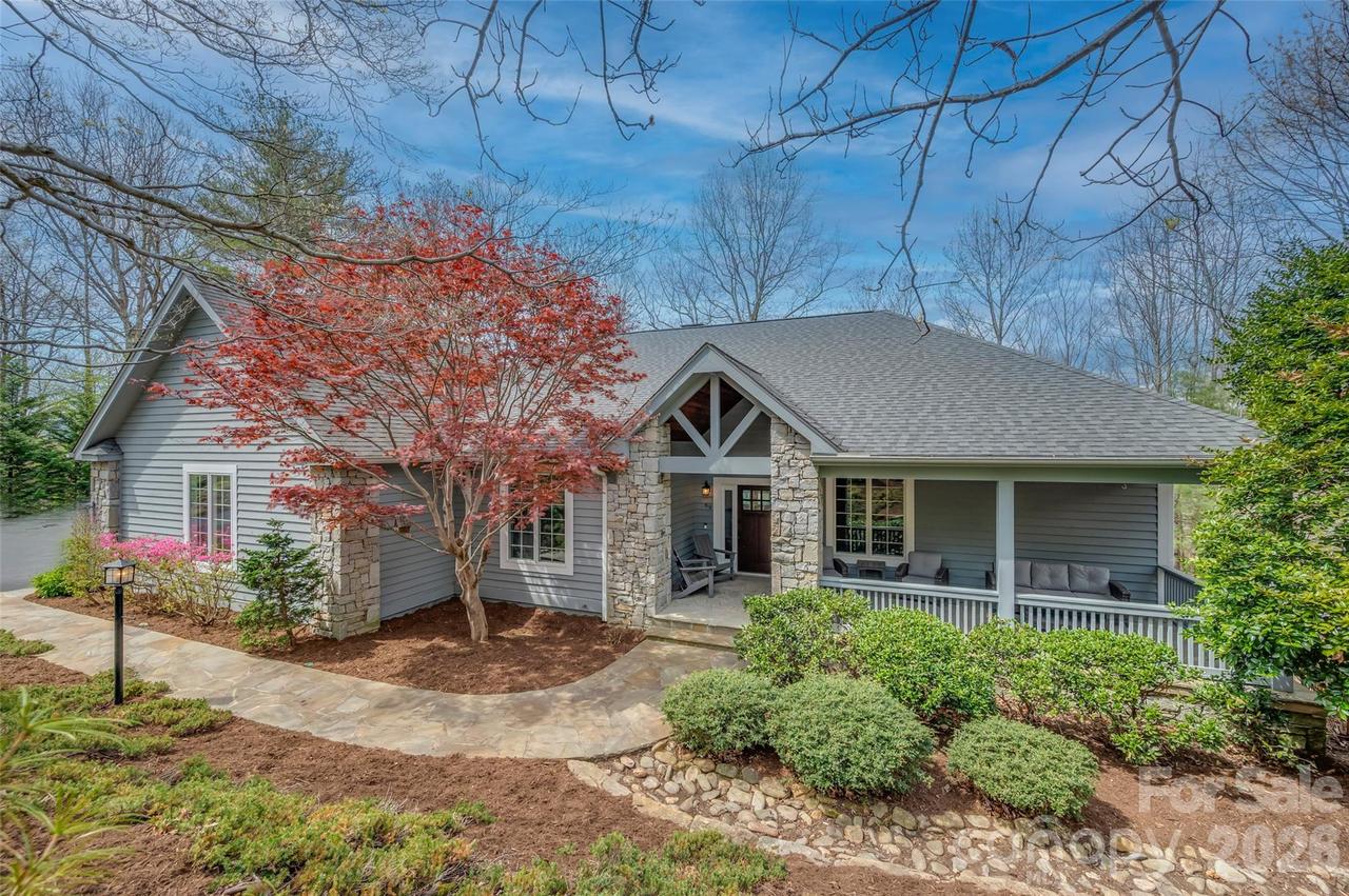 69 Old Hickory Tr., Hendersonville, NC 28739