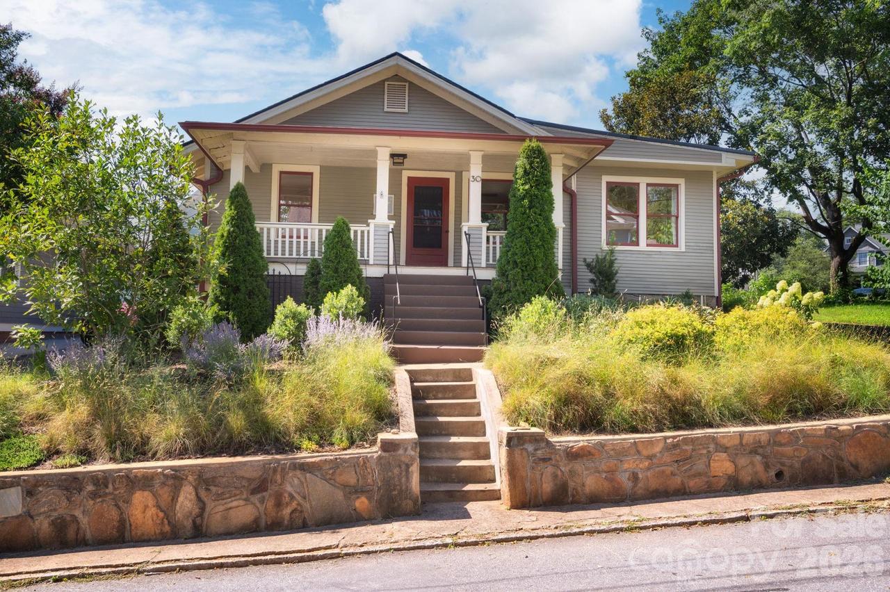 30 Monroe Pl., Asheville, NC 28801
