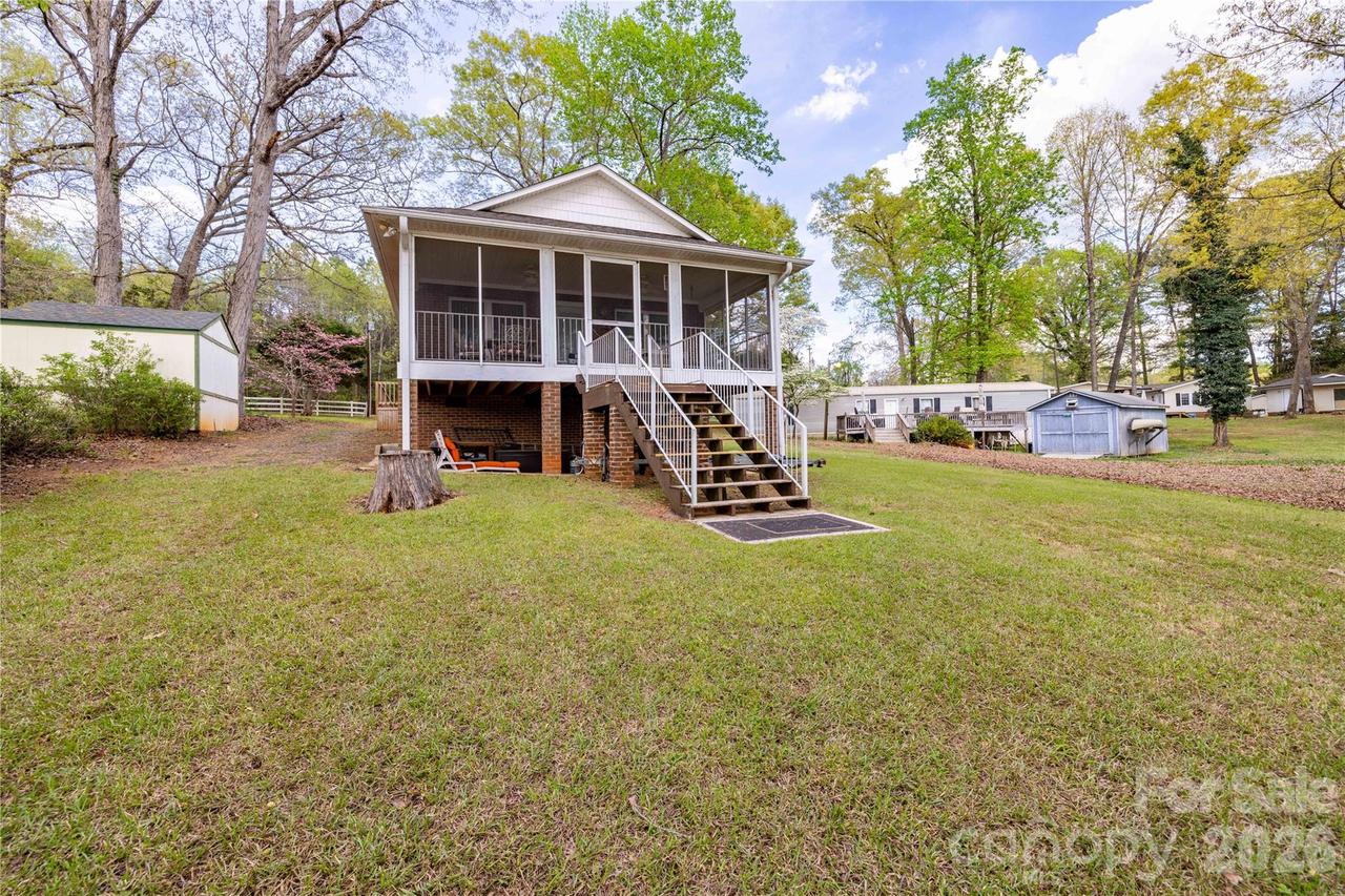 646 Springwood Dr., Mount Gilead, NC 27306