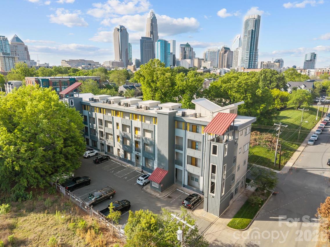 514 W 10th St. #403, Charlotte, NC 28202