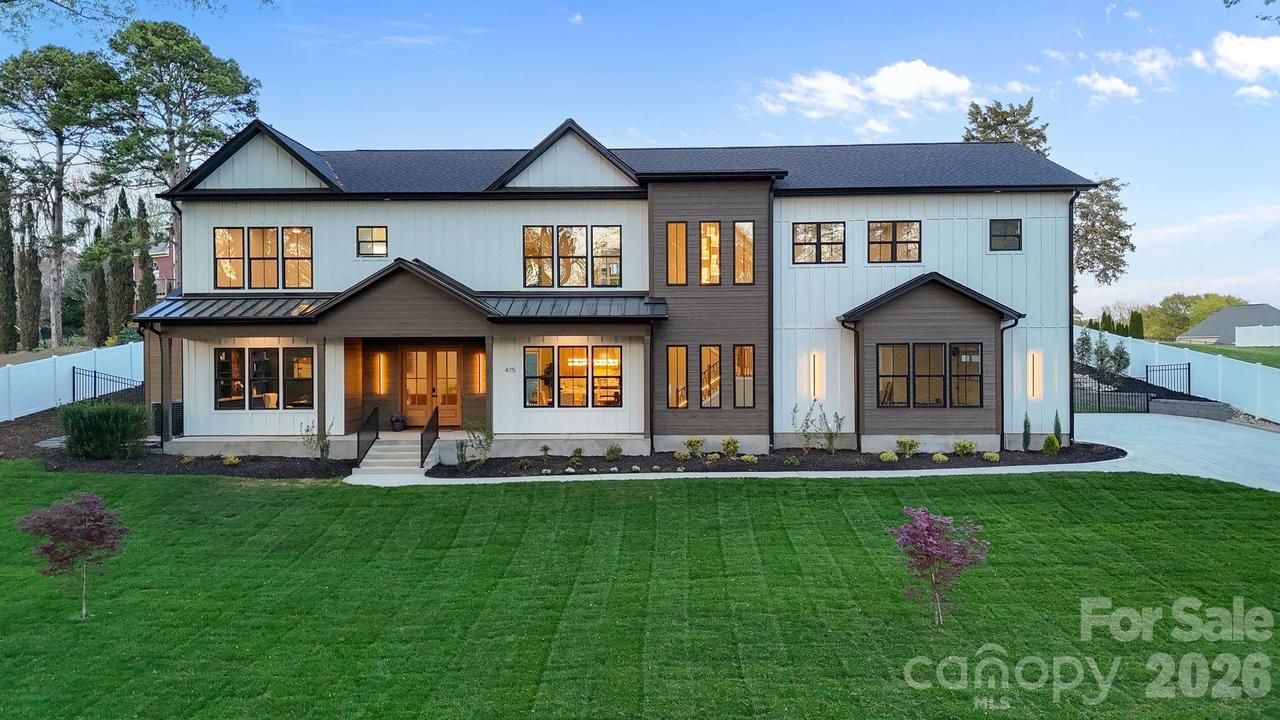 475 Canvasback Rd., Mooresville, NC 28117