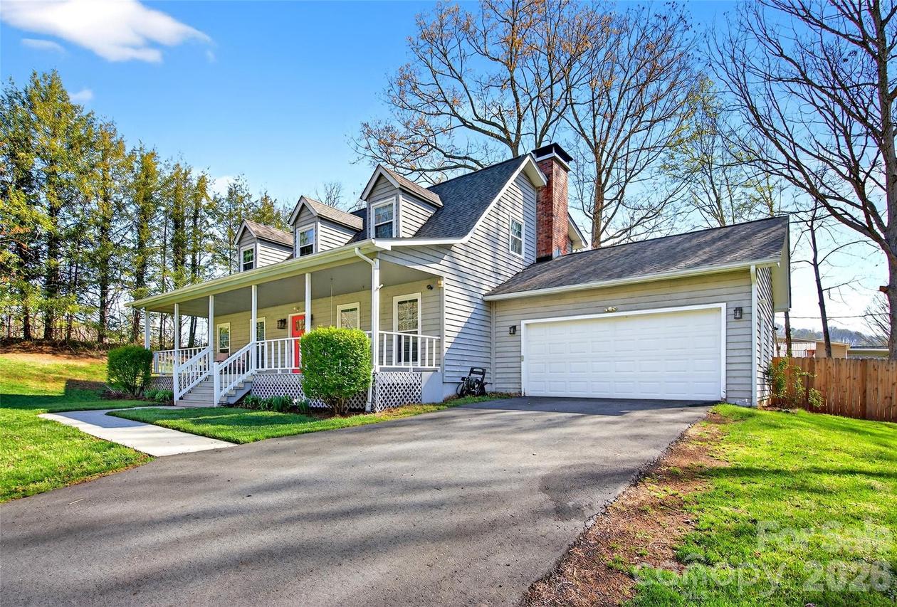102 Charles Ridge Rd., Asheville, NC 28805