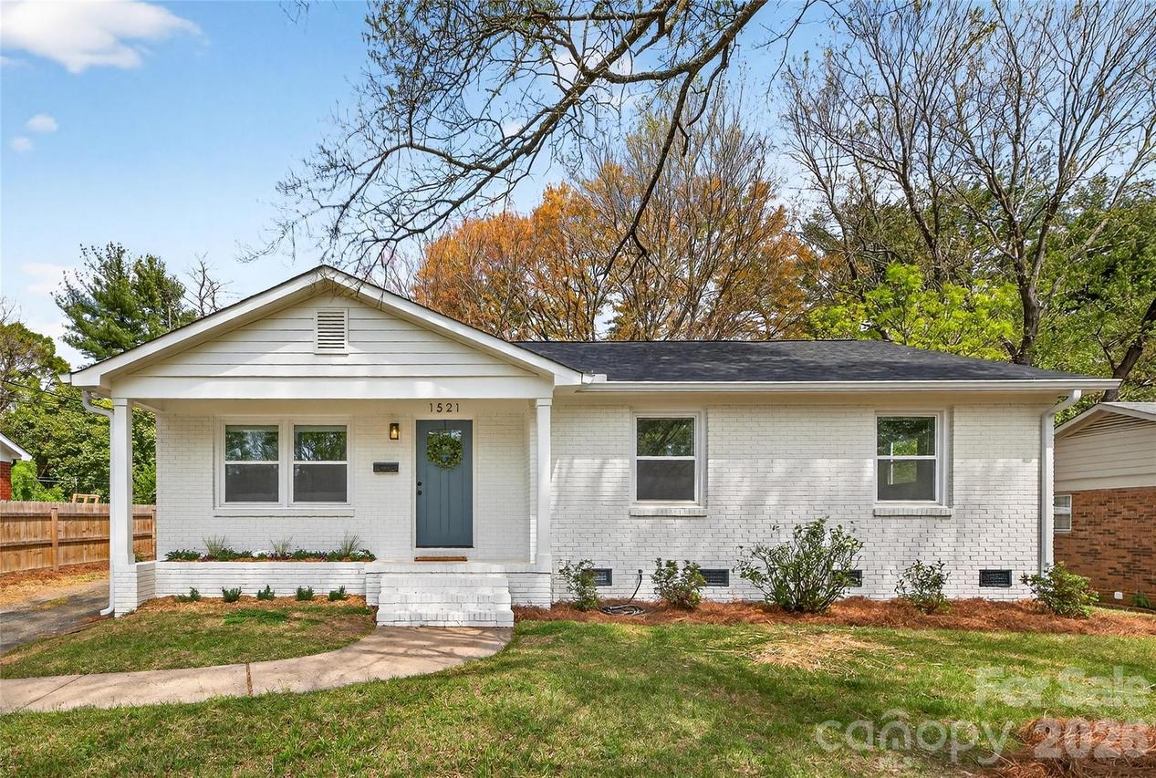 1521 Starbrook Dr., Charlotte, NC 28210