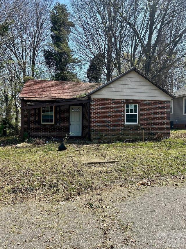 103 Buena Vista Ave., Statesville, NC 28677