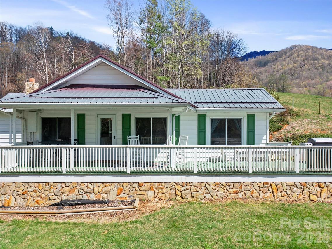 173 Odoms Chapel Rd., Bakersville, NC 28705