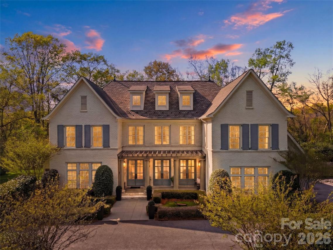 834 9th Ave., Hickory, NC 28601