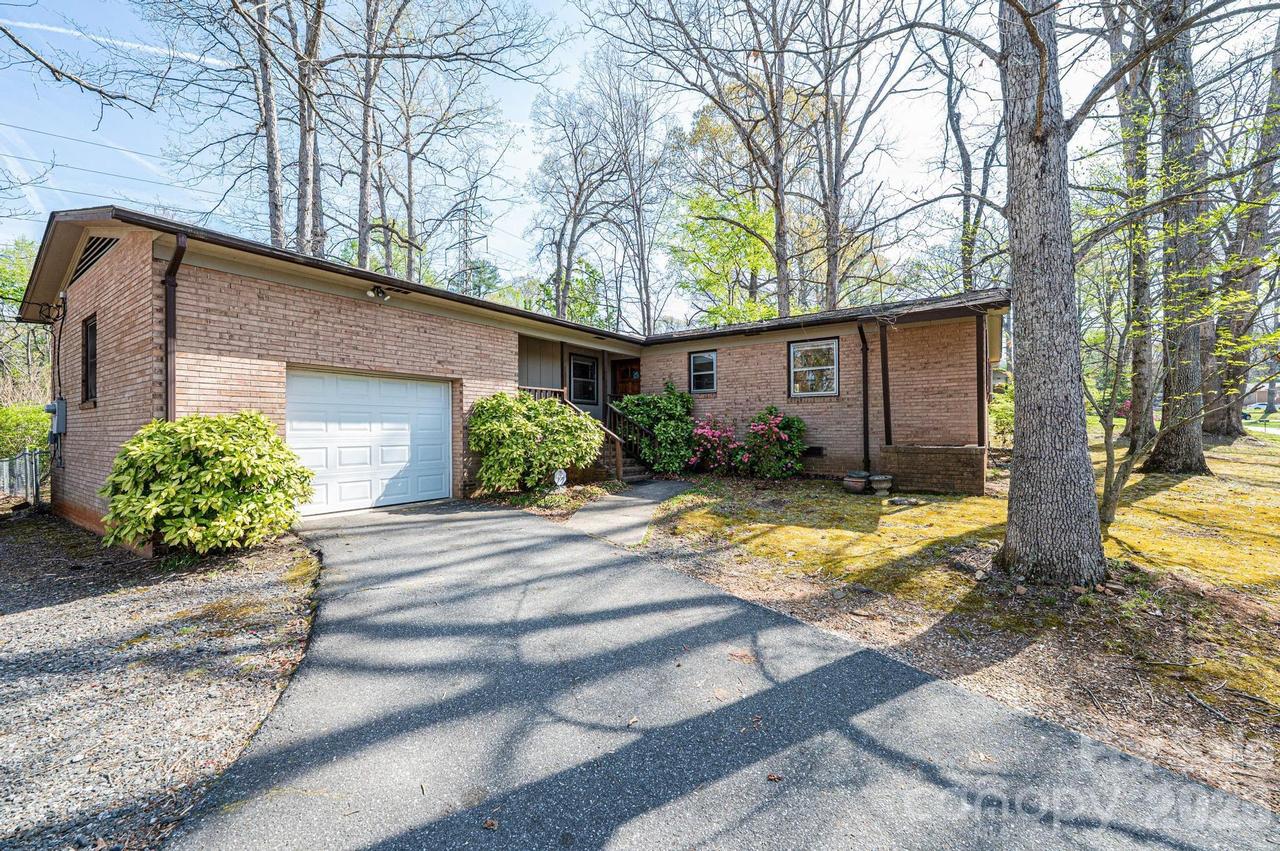 781 23rd Ave., Hickory, NC 28601