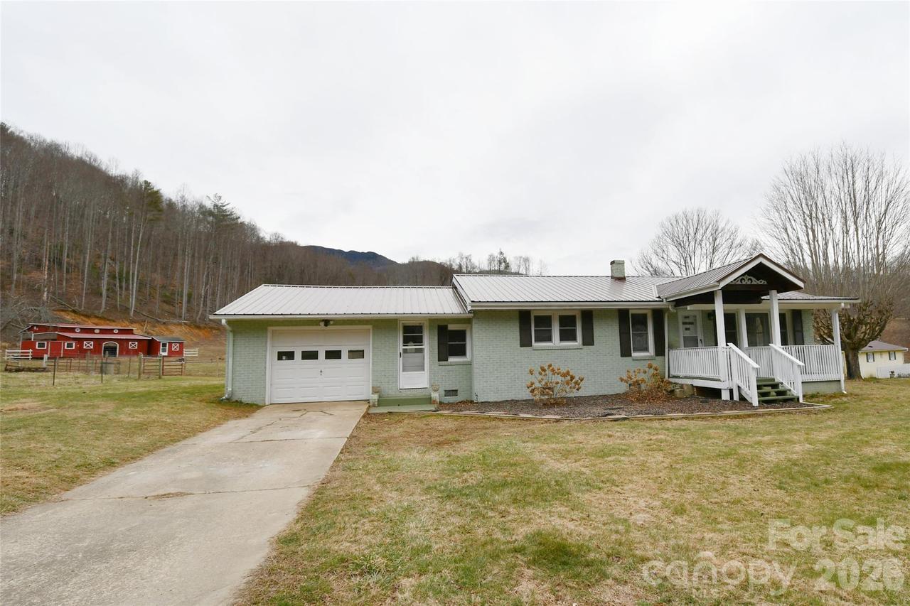 1650 Hughes Gap Rd., Bakersville, NC 28705