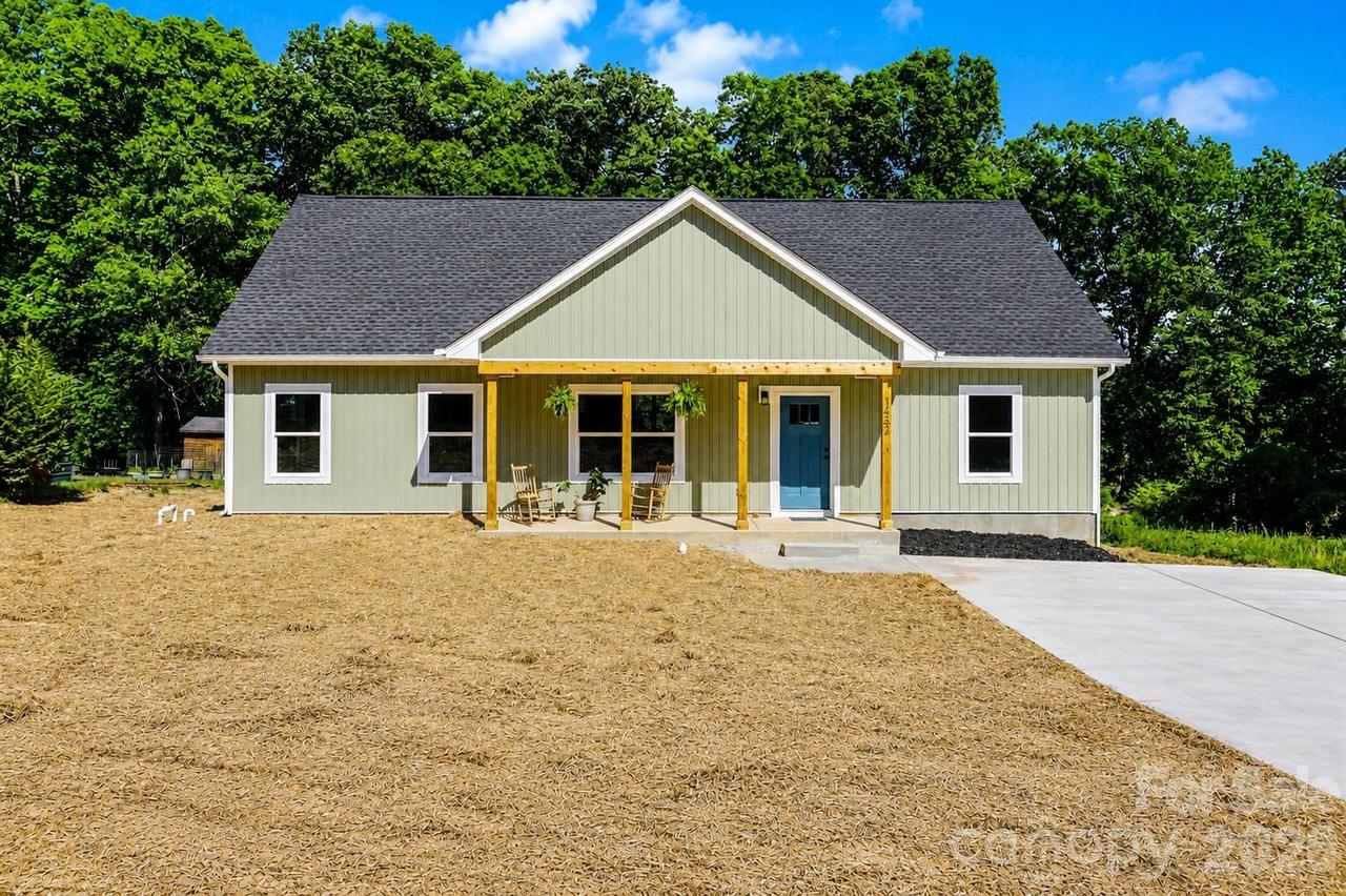 1452 Robinwood Rd., Gastonia, NC 28054