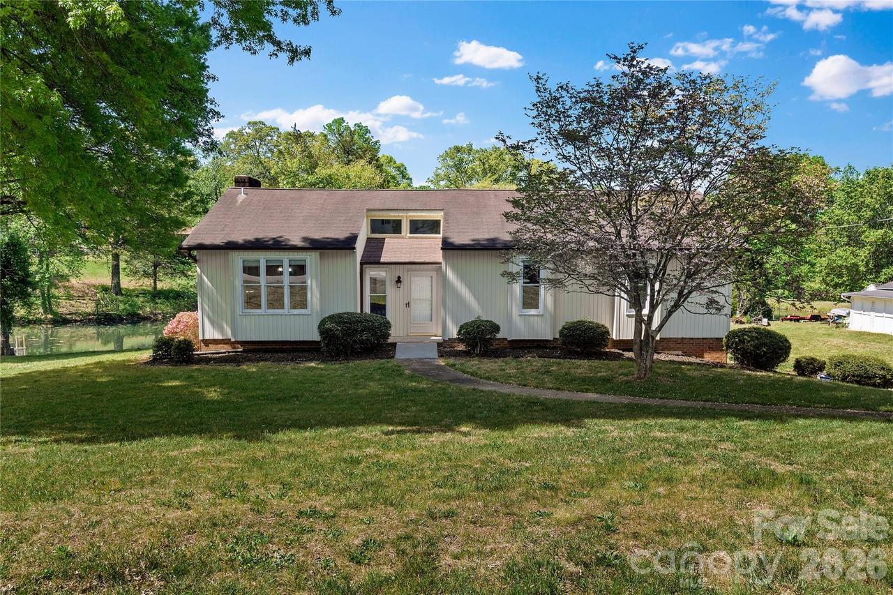 4062 Yarbrough Ave., Winston Salem, NC 27106