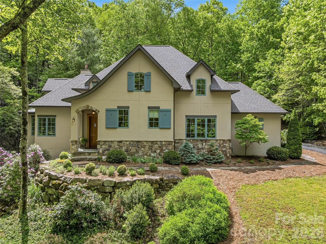 732 Streamside Dr., Arden, NC 28704