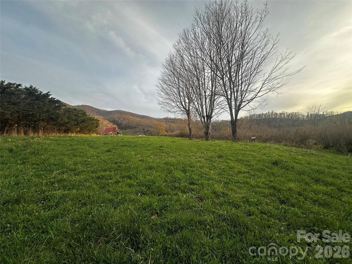 497 Odoms Chapel Rd., Bakersville, NC 28705