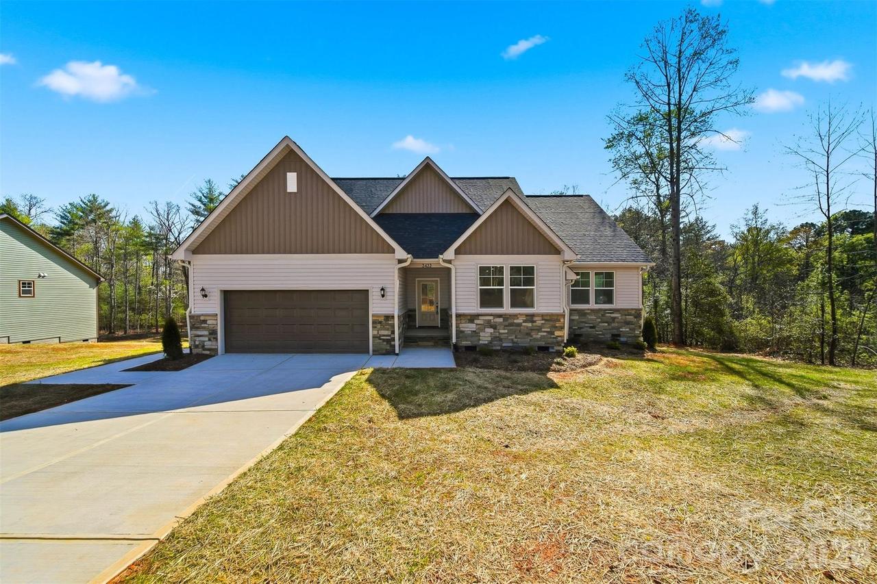 2422 Kimberly Ave., Morganton, NC 28655
