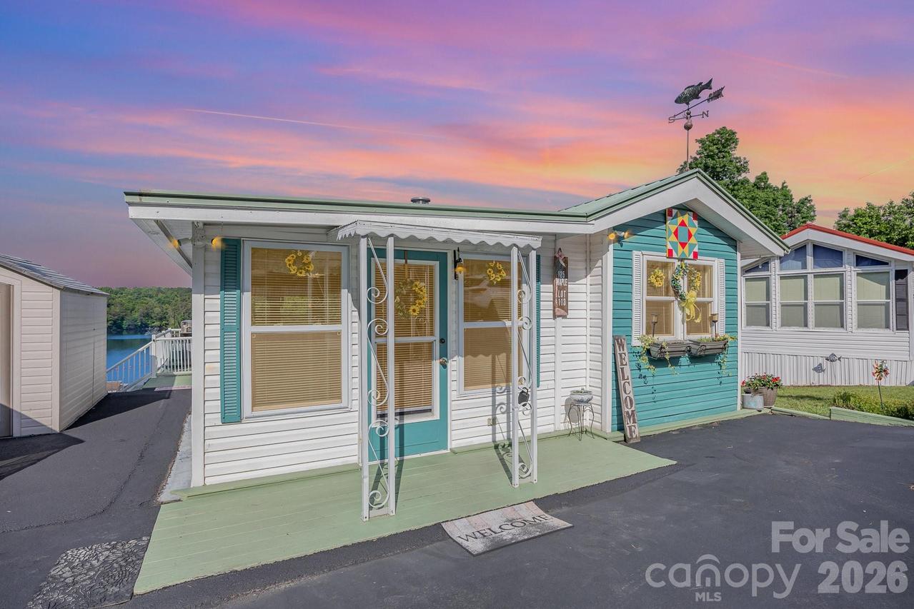 125 Maple St., New London, NC 28127