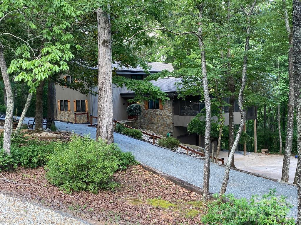 394 Jonathan Ln., Lake Lure, NC 28746