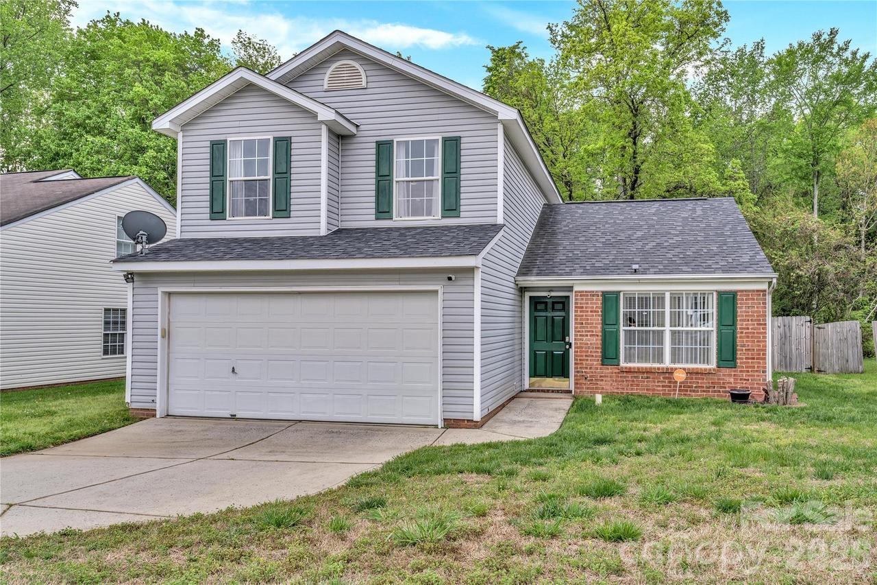 6243 Day Lilly Ln., Charlotte, NC 28216
