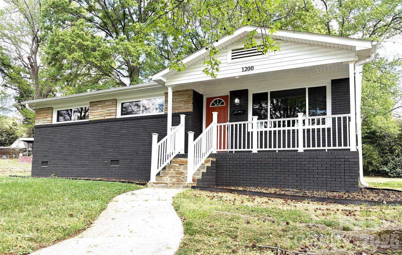 1200 Weststone Dr., Charlotte, NC 28208