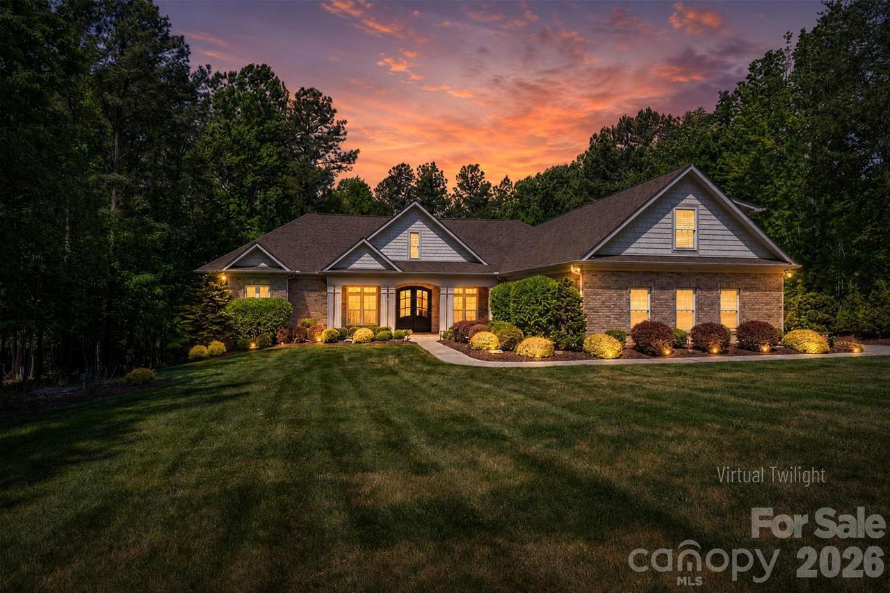 6627 Harbor Oaks Dr., Denver, NC 28037